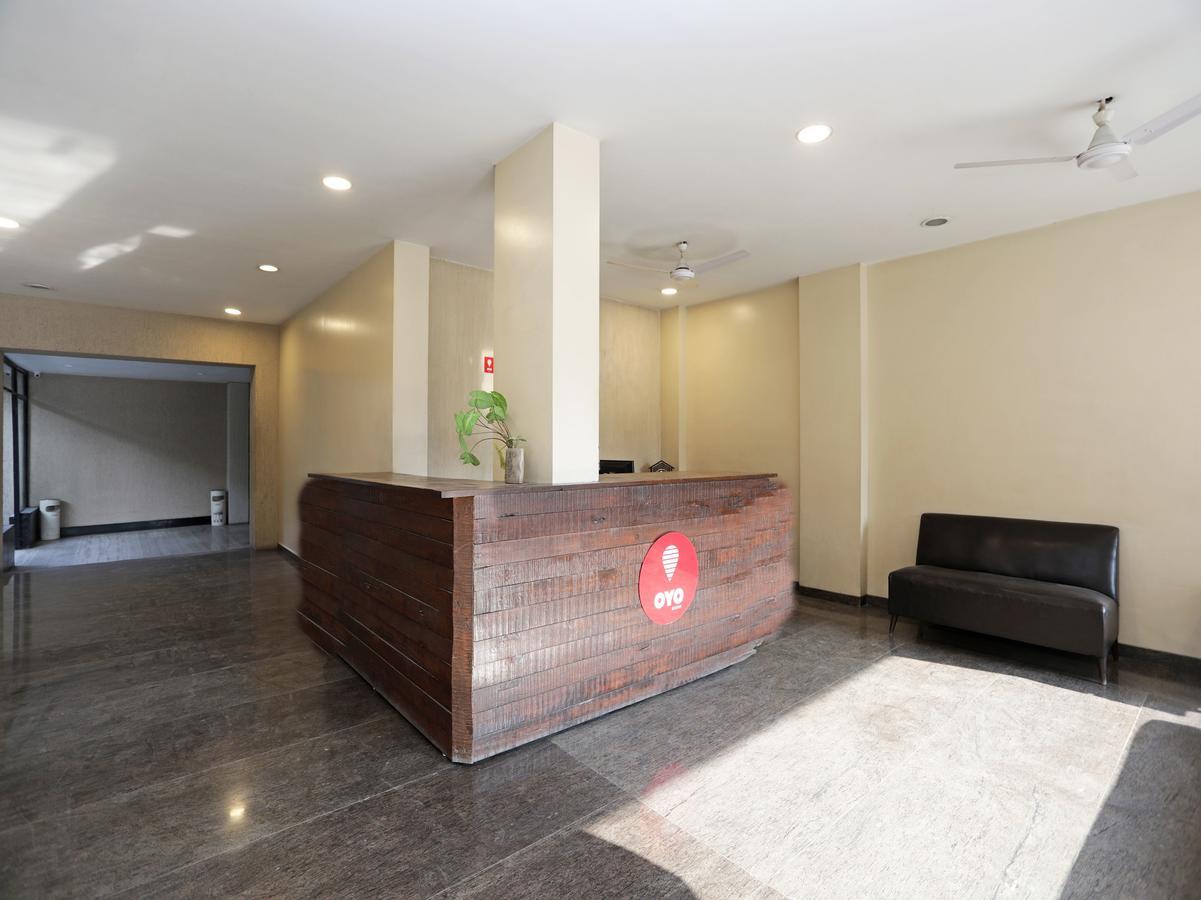 Oyo 1194 Hotel Gulmohr Poona Buitenkant foto